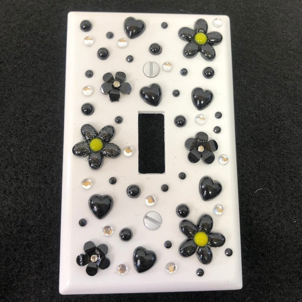 💕2/$25💕 Black Hearts & Flowers Light Switch Plate Cover Handcrafted